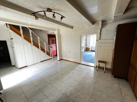 Alle, Jura - Maison 6.0 pièces 300.00 m2 CHF 320'000.-
