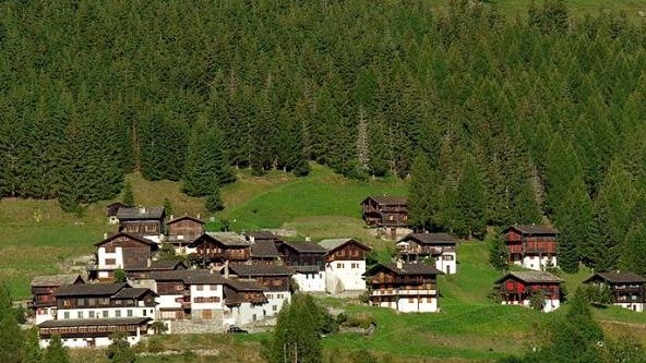 EDE-12449 / Hôtel Vichères Liddes - Smith Hôtel Hôtel , 727.00 m2  CHF 500'000.- 1945 Vichères (Liddes)