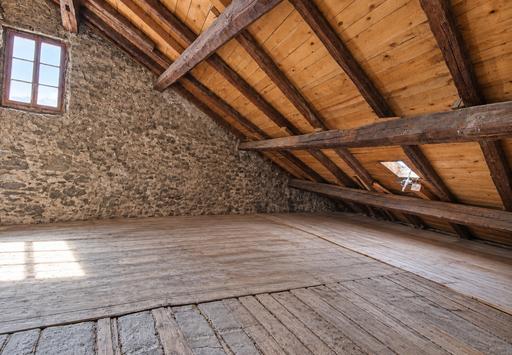 Saint-Maurice, Valais - Mansarde 1.0 pièces 106.00 m2 CHF 220'000.-