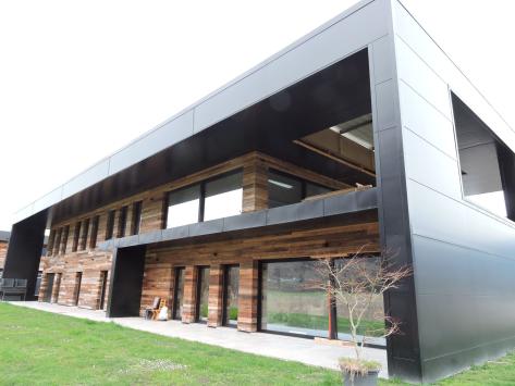 Bouveret, Valais - Attique 6.5 pièces 285.00 m2 CHF 4'400.- / mois