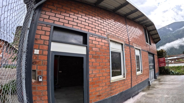 EDE -12178 / Dépot M. Fracassi F10  Bureau Bureau , 48.00 m2  CHF 790.- / mois 1920 Martigny