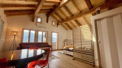 271b Appartement rénové attique 2,5 pièces - Bien de rendemen - Route Cantonale 35 - Chermignon d'en Haut - Sarbach Sous le toit Sous le toit, 2.5 pièces, 65.00 m2  CHF 395'000.- 3971 Chermignon