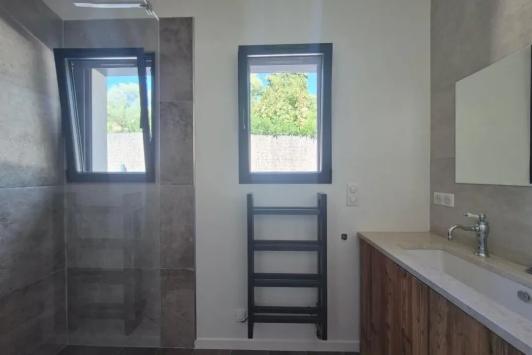 Lorgues, Provence-Alpes-Côte d'Azur - Villa 5.0 Rooms 135.00 m2 EUR 600'000.-