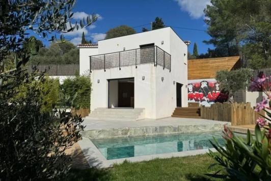 Lorgues, Provence-Alpes-Côte d'Azur - Villa 5.0 Rooms 135.00 m2 EUR 600'000.-