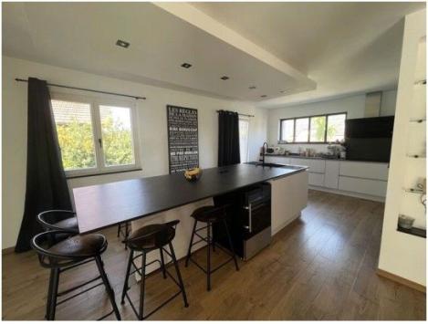 Porrentruy, Jura - Maison 6.5 pièces 220.00 m2 CHF 880'000.-