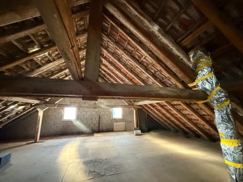 Courtedoux, Jura - Maison 9.0 pièces 220.00 m2 CHF 600'000.-