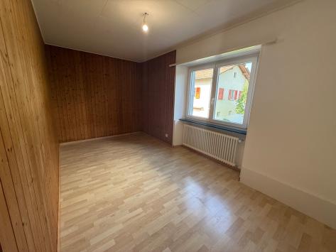 Courtedoux, Jura - Maison 9.0 pièces 220.00 m2 CHF 600'000.-