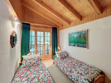 Crans-Montana, Valais - Chalet 5.5 Rooms 185.00 m2  from CHF 8'000.-
