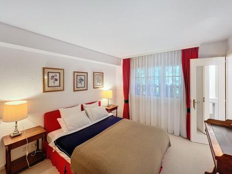 Crans-Montana, Valais - Chalet 5.5 Rooms 185.00 m2  from CHF 8'000.-