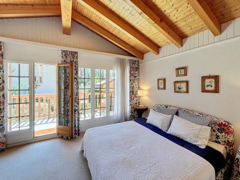 Crans-Montana, Valais - Chalet 5.5 Rooms 185.00 m2  from CHF 8'000.-