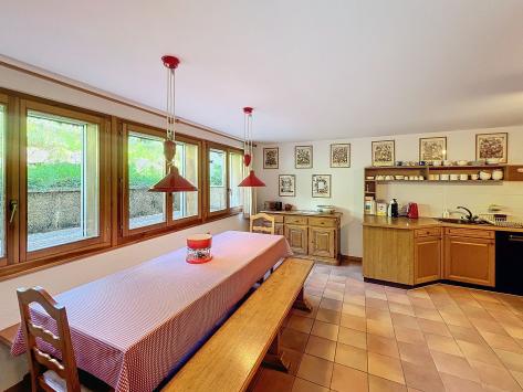 Crans-Montana, Valais - Chalet 5.5 Rooms 185.00 m2  from CHF 8'000.-
