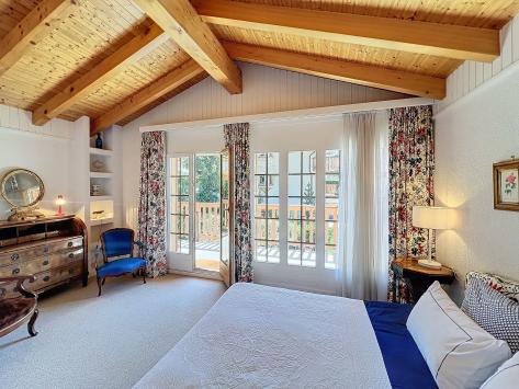 Crans-Montana, Valais - Chalet 5.5 Rooms 185.00 m2  from CHF 8'000.-