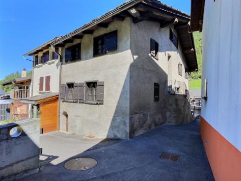 Orsières, Valais - village house 8.0 Rooms 168.00 m2 CHF 450'000.-