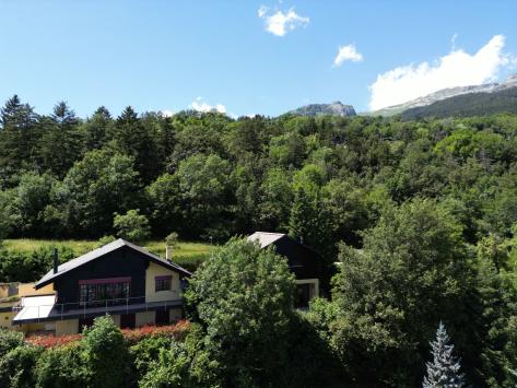 Crans-Montana, Valais - Chalet 7.5 pièces 525.00 m2 CHF 2'590'000.-