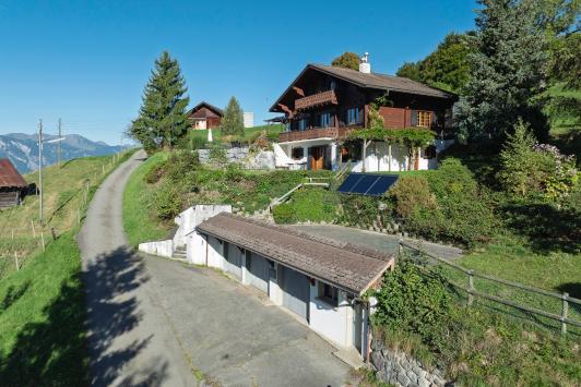 Chalet, 7.5 Rooms, 201.33 m2 -  CHF 1'280'000.-
