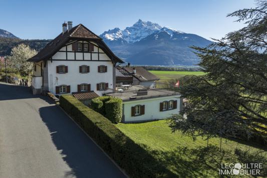 Ollon VD, Vaud - Maison villageoise 8.5 pièces 374.17 m2 CHF 1'900'000.-