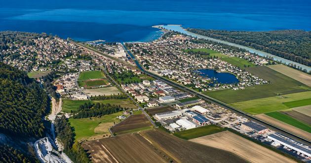 Bouveret, Valais - Terrain commercial  2394.00 m2 CHF 950'000.-