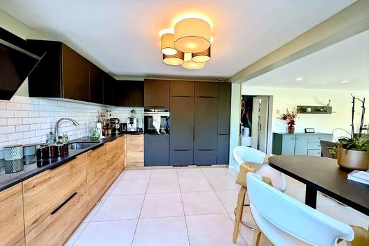 Lens, Valais - Maison 5.5 pièces 164.00 m2 CHF 1'350'000.-