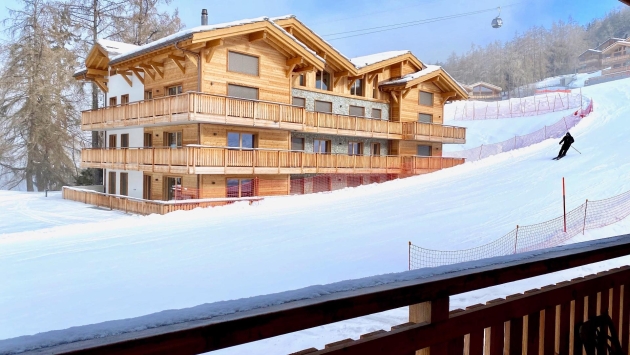 A215 appartement ski-in & ski-out Veysonnaz Appartement terrasse Appartement terrasse, 3.5 pièces, 121.33 m2  CHF 980'000.- 1993 Veysonnaz